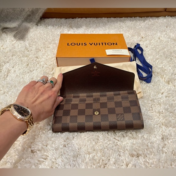 Authentic Louis Vuitton Sarah Wallet - Picture 3 of 3